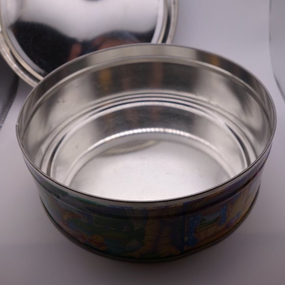 Winnie the Pooh Tin Collector Series 6/24 Best Before Date of 2005 - 1302-0 - Picture 12 of 14